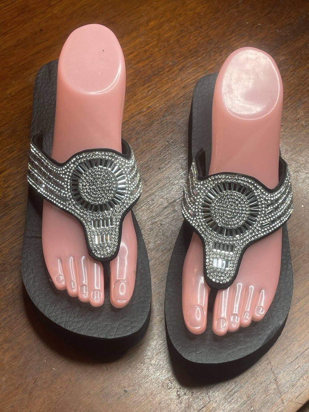 Skechers Women’s Yoga Foam Black Rhinestone Thong Wedge Slip-On Sandals 9